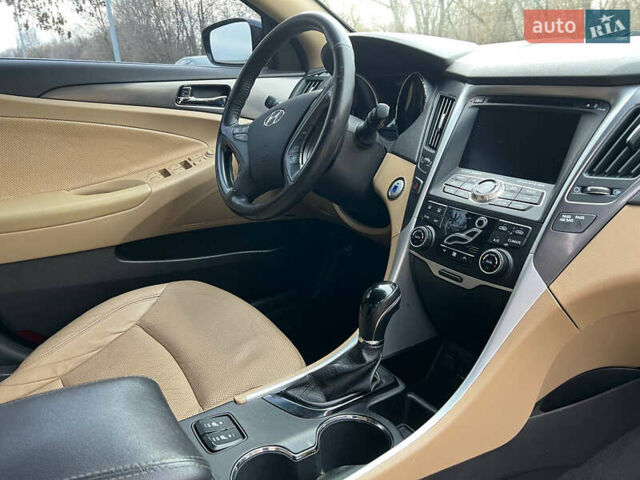 Чорний Хендай Соната, об'ємом двигуна 2.36 л та пробігом 245 тис. км за 9300 $, фото 20 на Automoto.ua