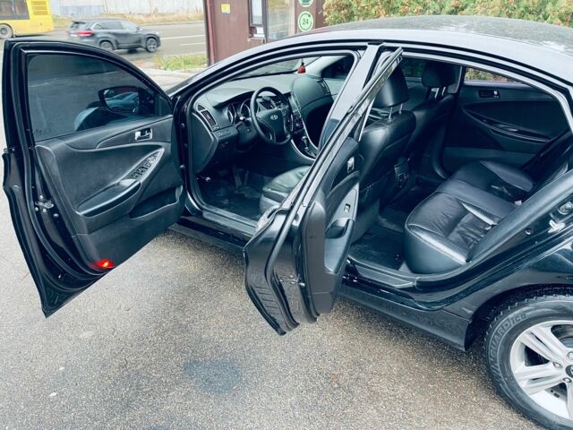 Черный Хендай Соната, объемом двигателя 2 л и пробегом 251 тыс. км за 7300 $, фото 11 на Automoto.ua