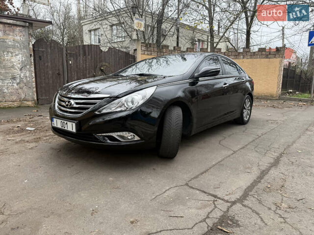 Чорний Хендай Соната, об'ємом двигуна 2 л та пробігом 224 тис. км за 10999 $, фото 3 на Automoto.ua