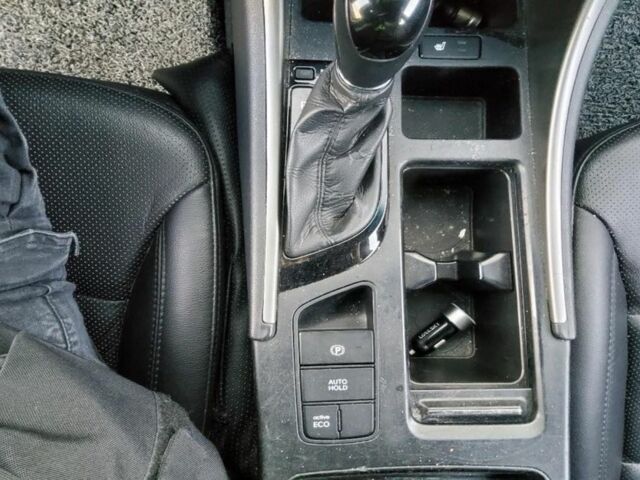 Чорний Хендай Соната, об'ємом двигуна 2 л та пробігом 170 тис. км за 9000 $, фото 9 на Automoto.ua