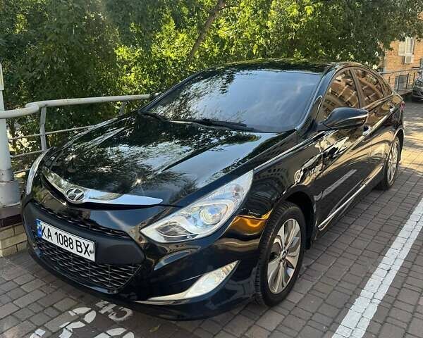 Черный Хендай Соната, объемом двигателя 2 л и пробегом 147 тыс. км за 10300 $, фото 6 на Automoto.ua