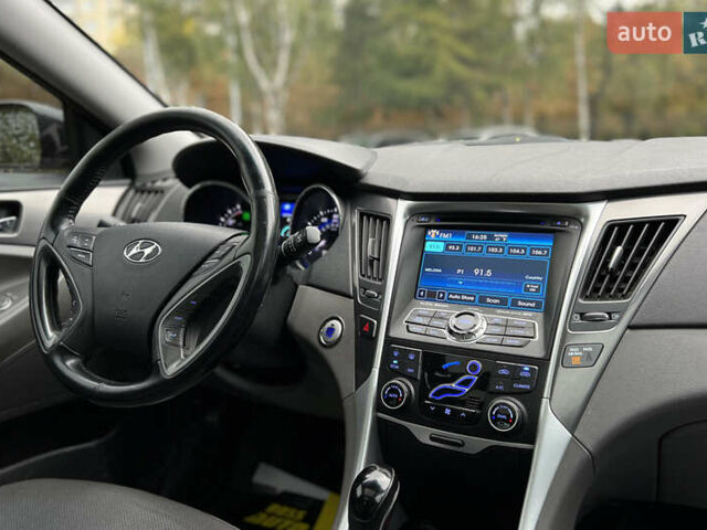 Черный Хендай Соната, объемом двигателя 2.36 л и пробегом 137 тыс. км за 10750 $, фото 19 на Automoto.ua