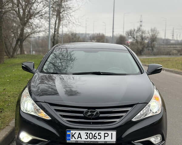 Черный Хендай Соната, объемом двигателя 2 л и пробегом 340 тыс. км за 6900 $, фото 1 на Automoto.ua