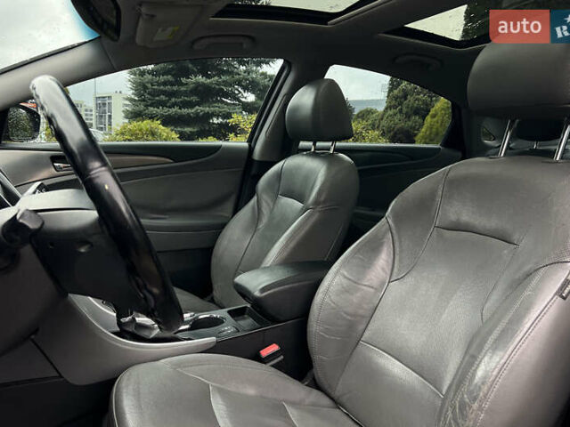 Черный Хендай Соната, объемом двигателя 2.36 л и пробегом 137 тыс. км за 10750 $, фото 8 на Automoto.ua