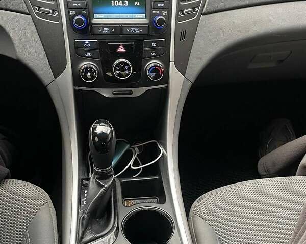 Чорний Хендай Соната, об'ємом двигуна 2.4 л та пробігом 243 тис. км за 7100 $, фото 9 на Automoto.ua