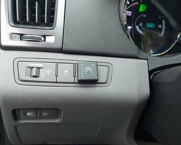 Черный Хендай Соната, объемом двигателя 2.36 л и пробегом 164 тыс. км за 8200 $, фото 15 на Automoto.ua