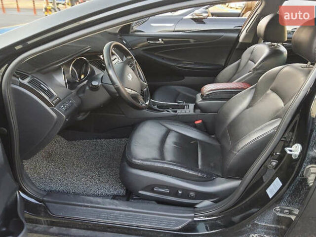 Чорний Хендай Соната, об'ємом двигуна 2 л та пробігом 170 тис. км за 9000 $, фото 7 на Automoto.ua