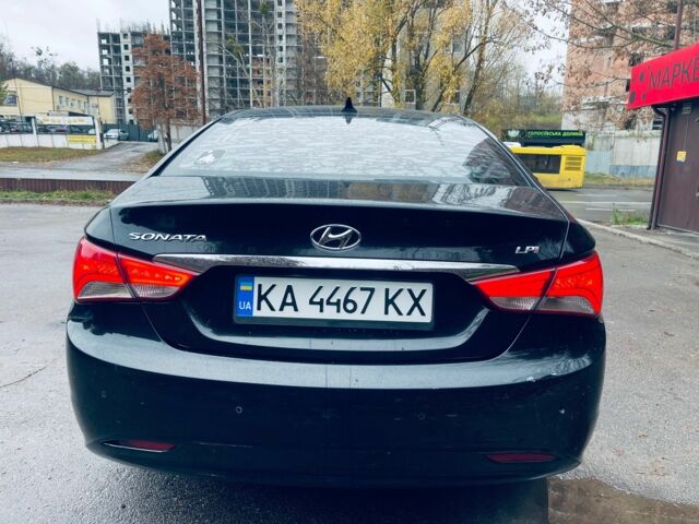 Черный Хендай Соната, объемом двигателя 2 л и пробегом 251 тыс. км за 7300 $, фото 6 на Automoto.ua