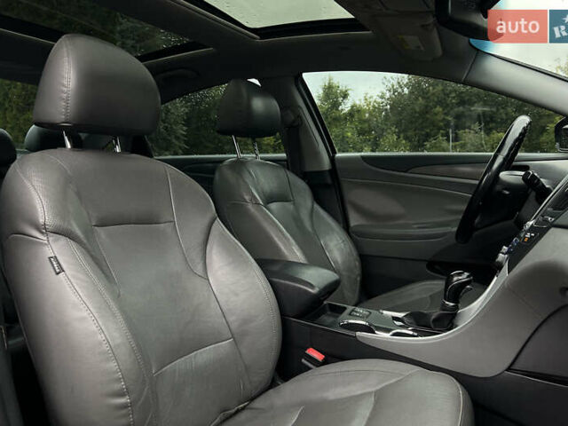 Черный Хендай Соната, объемом двигателя 2.36 л и пробегом 137 тыс. км за 10750 $, фото 18 на Automoto.ua