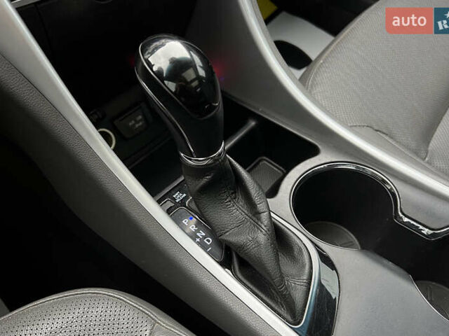 Черный Хендай Соната, объемом двигателя 2.36 л и пробегом 137 тыс. км за 10750 $, фото 17 на Automoto.ua