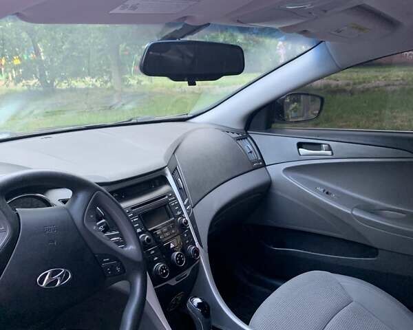 Чорний Хендай Соната, об'ємом двигуна 2.4 л та пробігом 128 тис. км за 8500 $, фото 6 на Automoto.ua
