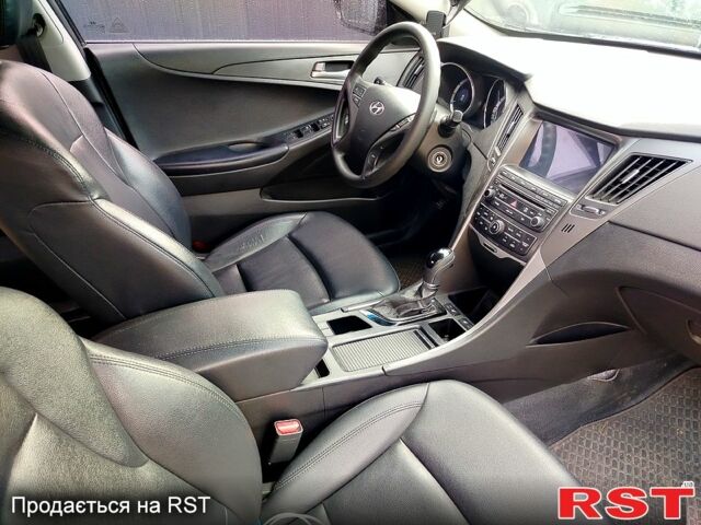 Чорний Хендай Соната, об'ємом двигуна 2 л та пробігом 430 тис. км за 8500 $, фото 4 на Automoto.ua