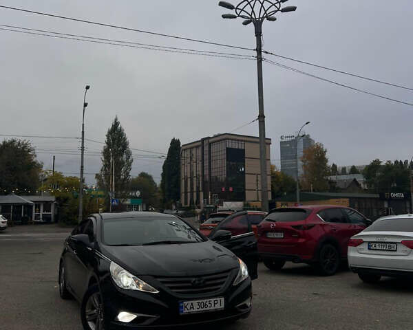 Черный Хендай Соната, объемом двигателя 2 л и пробегом 340 тыс. км за 6500 $, фото 9 на Automoto.ua
