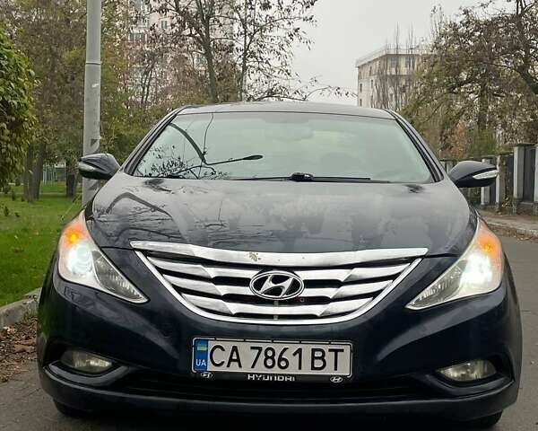Чорний Хендай Соната, об'ємом двигуна 2.4 л та пробігом 243 тис. км за 7100 $, фото 1 на Automoto.ua