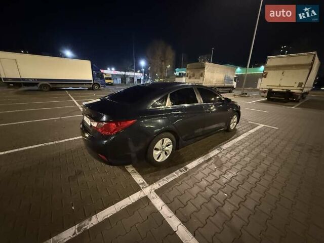 Чорний Хендай Соната, об'ємом двигуна 2.4 л та пробігом 128 тис. км за 8500 $, фото 15 на Automoto.ua