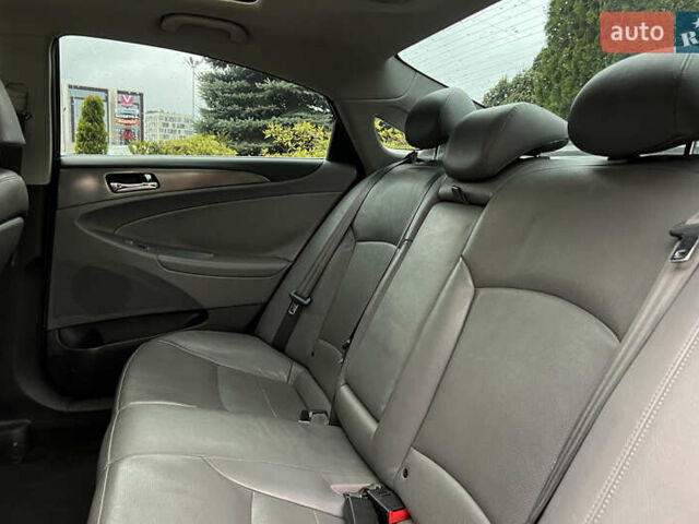 Черный Хендай Соната, объемом двигателя 2.36 л и пробегом 137 тыс. км за 10750 $, фото 20 на Automoto.ua