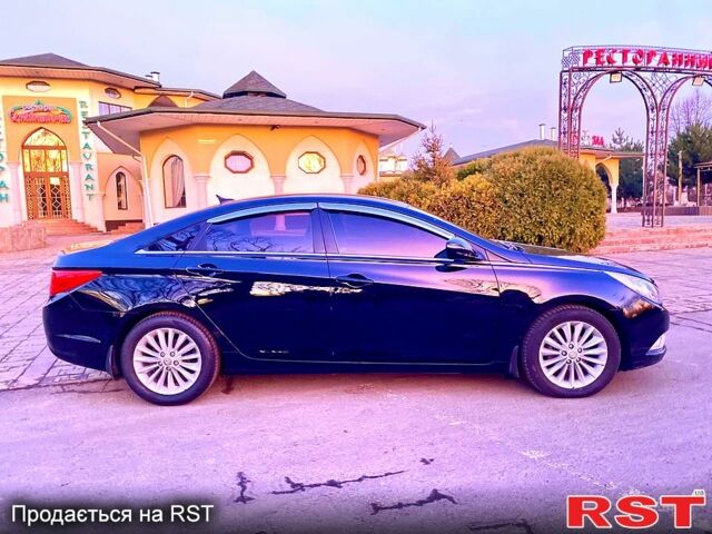 Черный Хендай Соната, объемом двигателя 2 л и пробегом 250 тыс. км за 7500 $, фото 3 на Automoto.ua
