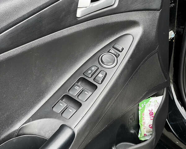 Чорний Хендай Соната, об'ємом двигуна 2 л та пробігом 346 тис. км за 7350 $, фото 14 на Automoto.ua