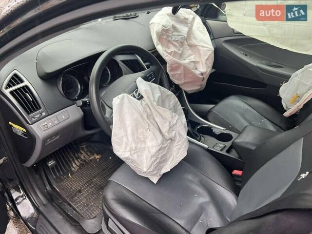 Черный Хендай Соната, объемом двигателя 2.36 л и пробегом 138 тыс. км за 1500 $, фото 6 на Automoto.ua