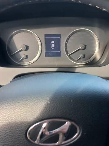 Чорний Хендай Соната, об'ємом двигуна 2 л та пробігом 209 тис. км за 10800 $, фото 8 на Automoto.ua