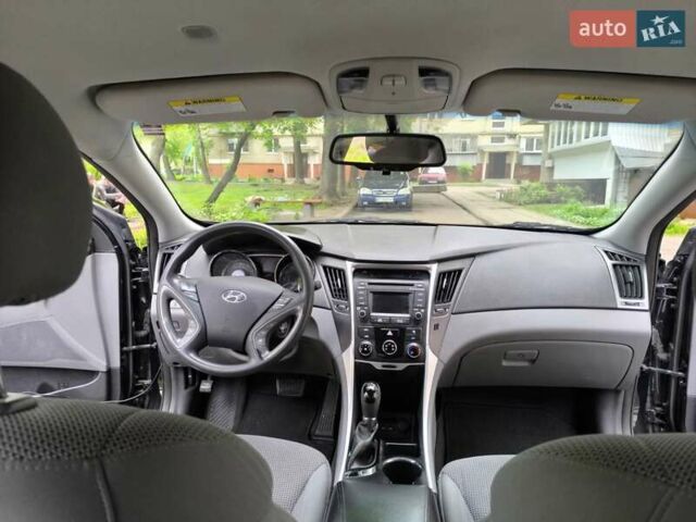 Черный Хендай Соната, объемом двигателя 2.36 л и пробегом 152 тыс. км за 9000 $, фото 23 на Automoto.ua