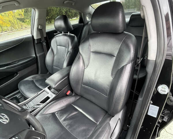 Черный Хендай Соната, объемом двигателя 2 л и пробегом 190 тыс. км за 7600 $, фото 34 на Automoto.ua