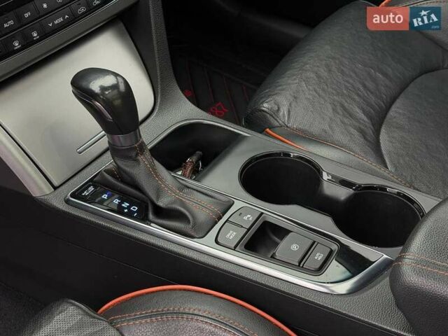 Черный Хендай Соната, объемом двигателя 2 л и пробегом 123 тыс. км за 12800 $, фото 21 на Automoto.ua