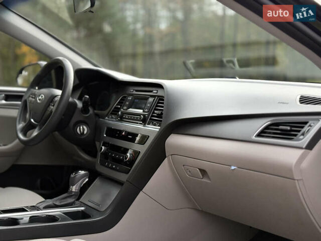 Хендай Соната 2014 у Ковель на Automoto.ua Чорний Хендай Соната, об'ємом двигуна 2.36 л та пробігом 215 тис. км за 10500 $, фото 44 на Automoto.ua