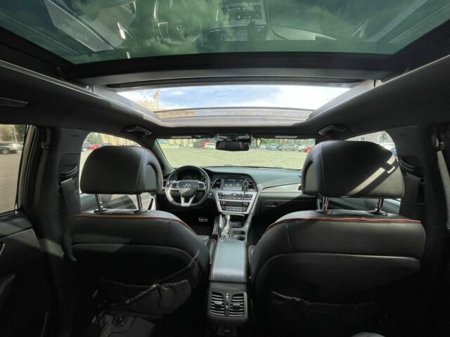 Чорний Хендай Соната, об'ємом двигуна 2 л та пробігом 127 тис. км за 12200 $, фото 9 на Automoto.ua