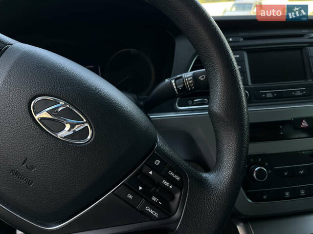 Черный Хендай Соната, объемом двигателя 2.36 л и пробегом 166 тыс. км за 10700 $, фото 23 на Automoto.ua