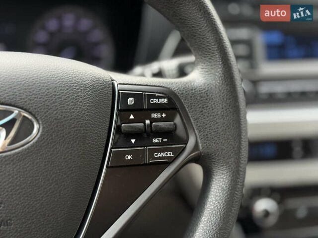 Хендай Соната 2014 у Ковель на Automoto.ua Чорний Хендай Соната, об'ємом двигуна 2.36 л та пробігом 215 тис. км за 10500 $, фото 31 на Automoto.ua