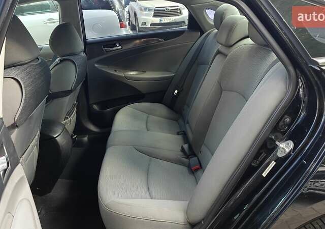 Черный Хендай Соната, объемом двигателя 2.4 л и пробегом 225 тыс. км за 10700 $, фото 23 на Automoto.ua