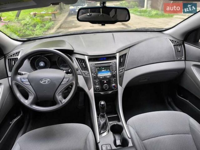 Черный Хендай Соната, объемом двигателя 2.36 л и пробегом 152 тыс. км за 9000 $, фото 22 на Automoto.ua