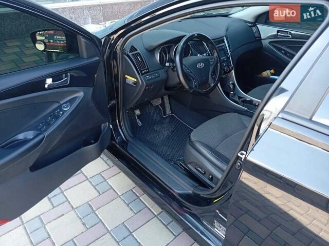 Черный Хендай Соната, объемом двигателя 2.36 л и пробегом 90 тыс. км за 8600 $, фото 12 на Automoto.ua