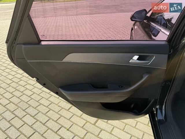 Черный Хендай Соната, объемом двигателя 2 л и пробегом 158 тыс. км за 9900 $, фото 24 на Automoto.ua