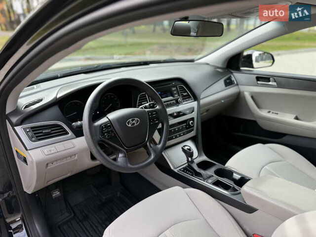 Хендай Соната 2014 у Ковель на Automoto.ua Чорний Хендай Соната, об'ємом двигуна 2.36 л та пробігом 215 тис. км за 10500 $, фото 17 на Automoto.ua