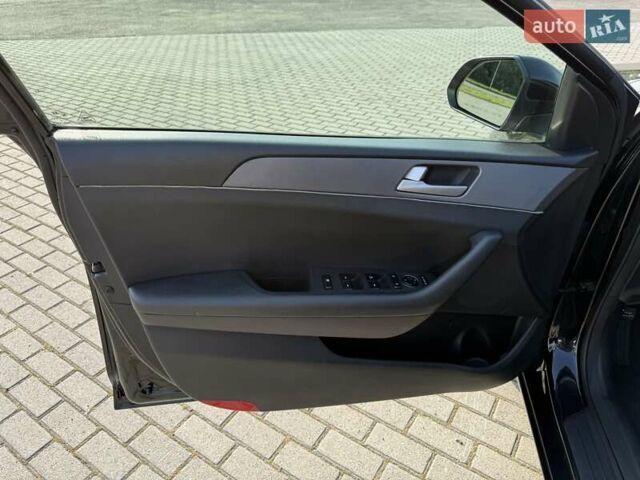 Черный Хендай Соната, объемом двигателя 2 л и пробегом 158 тыс. км за 9900 $, фото 21 на Automoto.ua