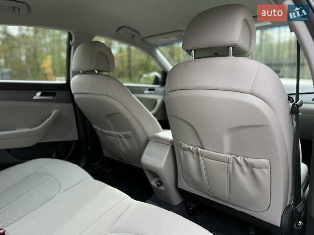 Хендай Соната 2014 у Ковель на Automoto.ua Чорний Хендай Соната, об'ємом двигуна 2.36 л та пробігом 215 тис. км за 10500 $, фото 55 на Automoto.ua