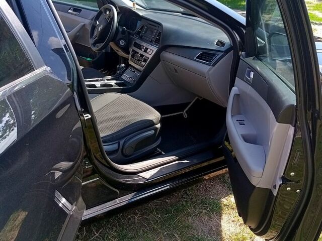 Чорний Хендай Соната, об'ємом двигуна 2.4 л та пробігом 135 тис. км за 10000 $, фото 6 на Automoto.ua