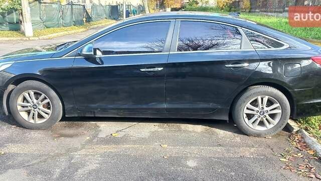 Чорний Хендай Соната, об'ємом двигуна 2 л та пробігом 209 тис. км за 10800 $, фото 2 на Automoto.ua