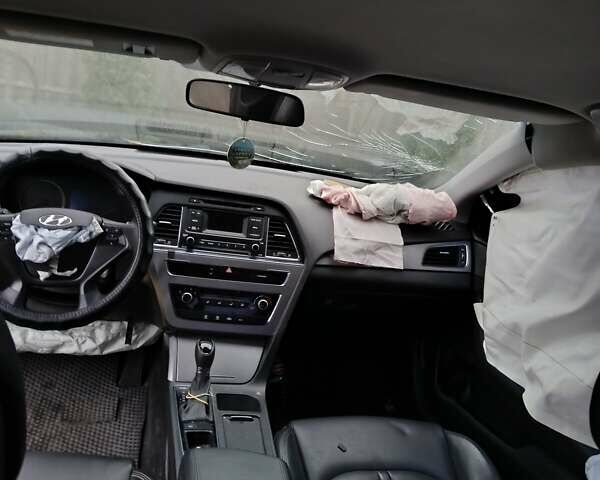 Чорний Хендай Соната, об'ємом двигуна 2 л та пробігом 218 тис. км за 5000 $, фото 1 на Automoto.ua