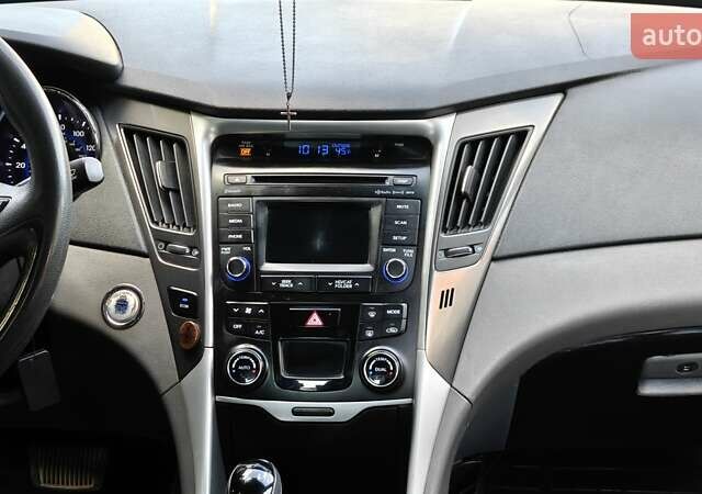 Черный Хендай Соната, объемом двигателя 2.4 л и пробегом 225 тыс. км за 10700 $, фото 18 на Automoto.ua