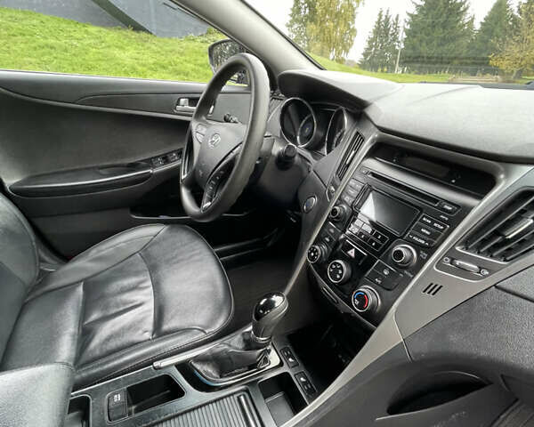 Черный Хендай Соната, объемом двигателя 2 л и пробегом 190 тыс. км за 7600 $, фото 36 на Automoto.ua