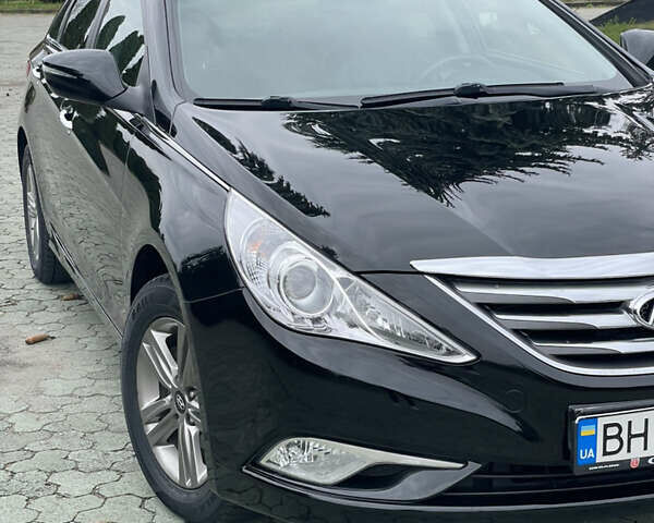 Черный Хендай Соната, объемом двигателя 2 л и пробегом 190 тыс. км за 7600 $, фото 6 на Automoto.ua