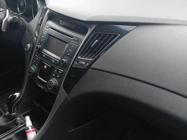 Черный Хендай Соната, объемом двигателя 2.4 л и пробегом 190 тыс. км за 10200 $, фото 13 на Automoto.ua