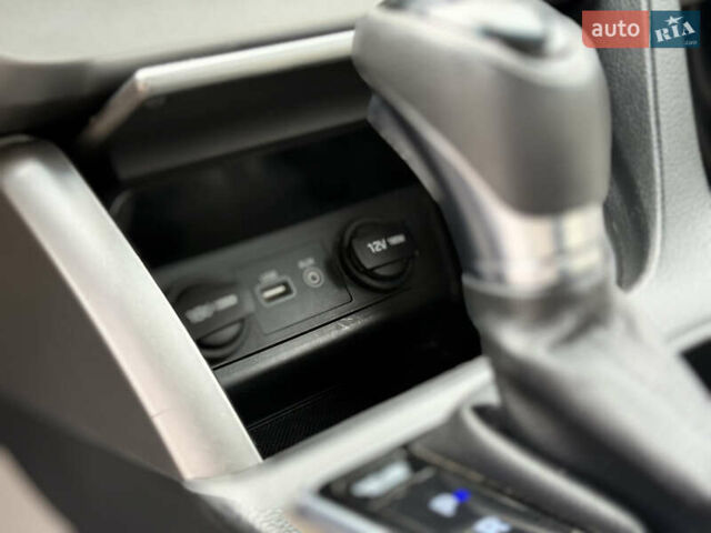 Хендай Соната 2014 у Ковель на Automoto.ua Чорний Хендай Соната, об'ємом двигуна 2.36 л та пробігом 215 тис. км за 10500 $, фото 27 на Automoto.ua