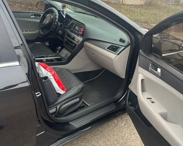 Чорний Хендай Соната, об'ємом двигуна 2.36 л та пробігом 203 тис. км за 8000 $, фото 10 на Automoto.ua