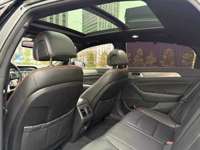 Черный Хендай Соната, объемом двигателя 2 л и пробегом 153 тыс. км за 9950 $, фото 16 на Automoto.ua