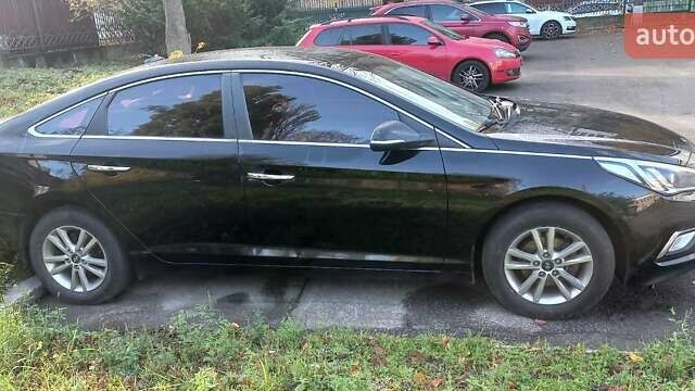 Чорний Хендай Соната, об'ємом двигуна 2 л та пробігом 209 тис. км за 10800 $, фото 4 на Automoto.ua