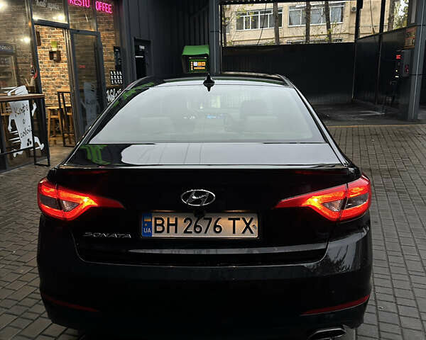 Черный Хендай Соната, объемом двигателя 2.36 л и пробегом 300 тыс. км за 9000 $, фото 6 на Automoto.ua